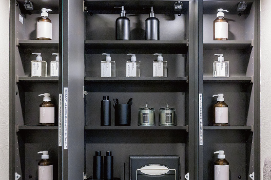 三面鏡裏収納（耐震ラッチ付き）