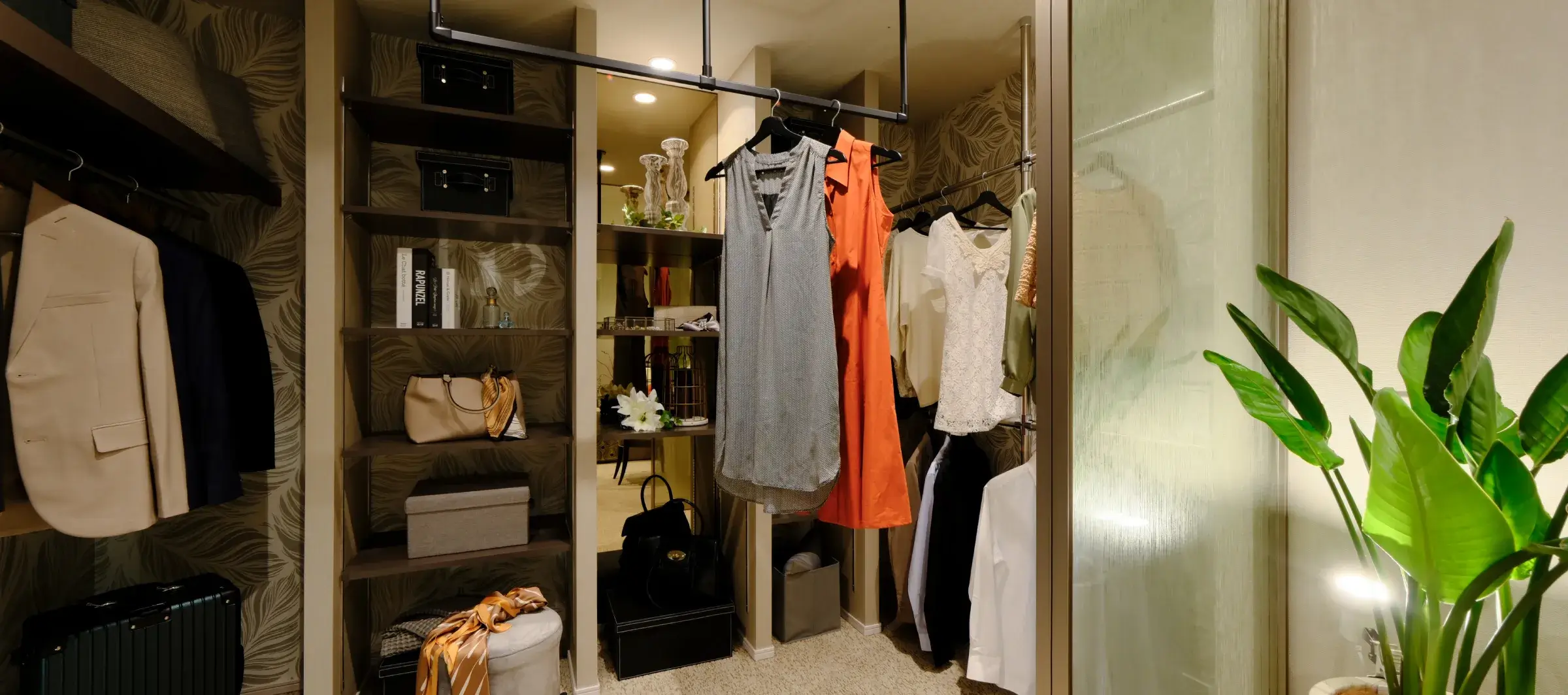 Walk-in Closet