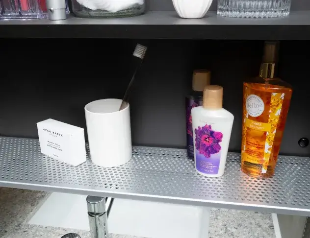 アルミパンチング棚板