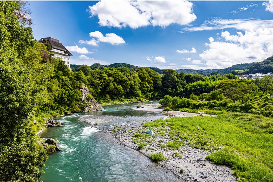 釜の淵公園（現地より車で10分/約800m）
