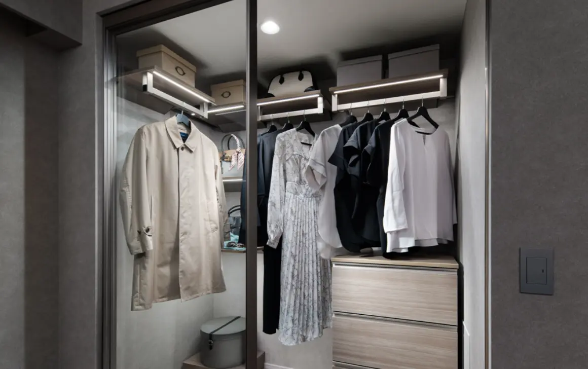 Walk-in closet