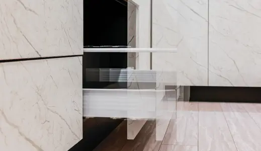 ソフトクローズ機能付スライド収納