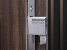 鎌形状デッドボルト