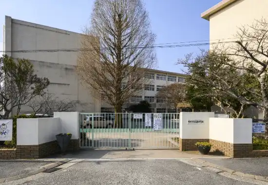 高取中学校