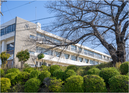 市立 豊明中学校（正門）