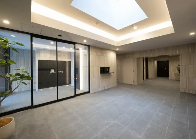 エントランス（2025年9月撮影）